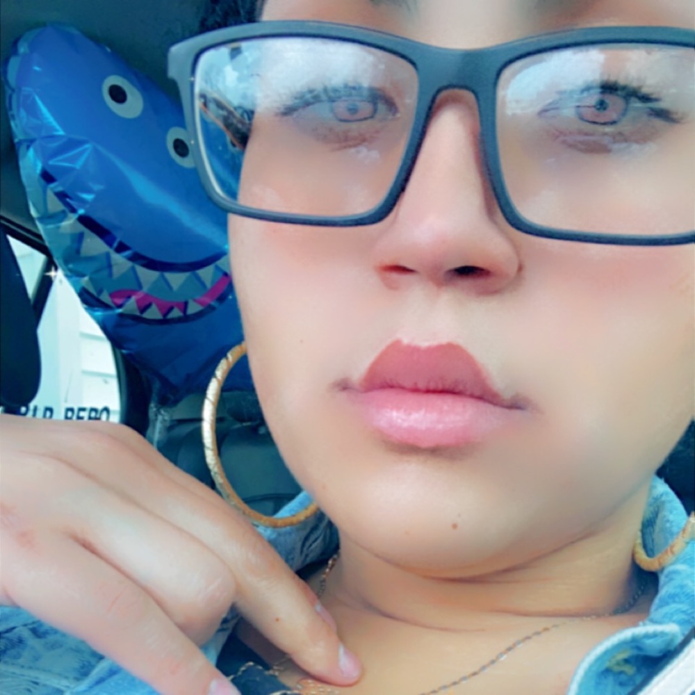 Meet your Posher, Leslie